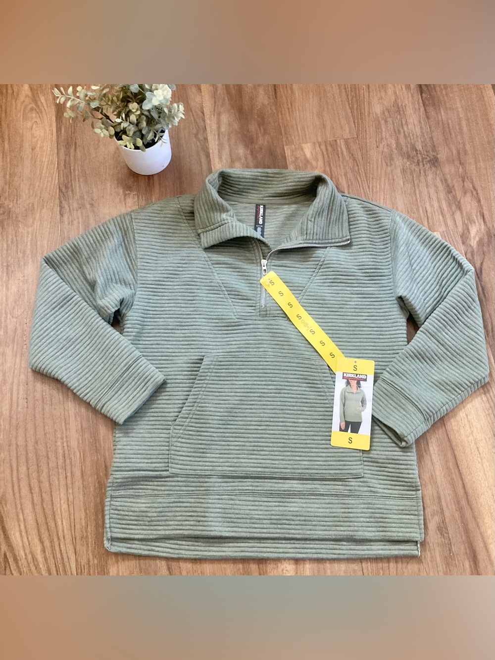 Kirkland Signature Women’s Green Ribbed Quarter-Zip Hoodie